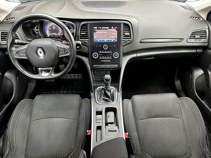 RENAULT MEGANE IV Berline bicorps trois ou cinq portes 2016