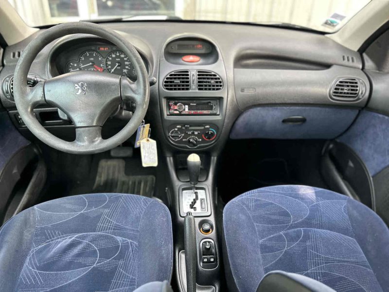 PEUGEOT 206 Berline bicorps trois ou cinq portes 2003