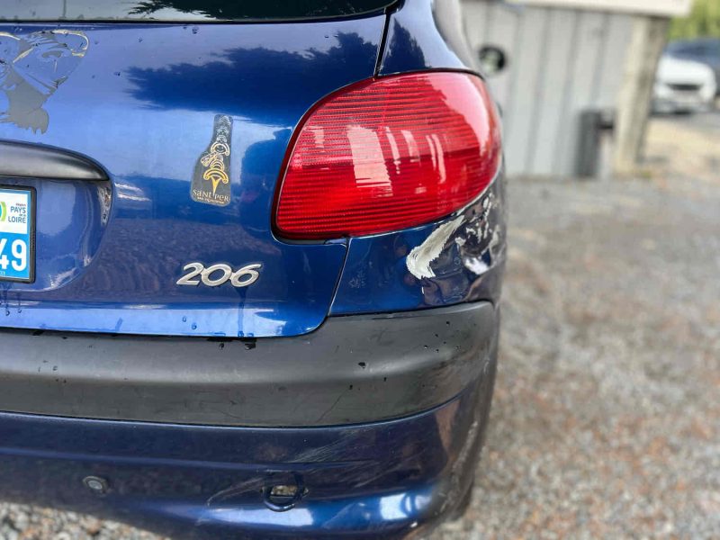 PEUGEOT 206 Berline bicorps trois ou cinq portes 2003