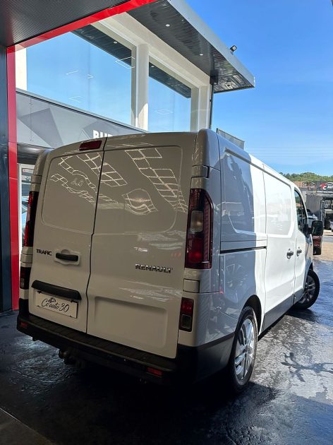 RENAULT TRAFIC III Camionnette 2016