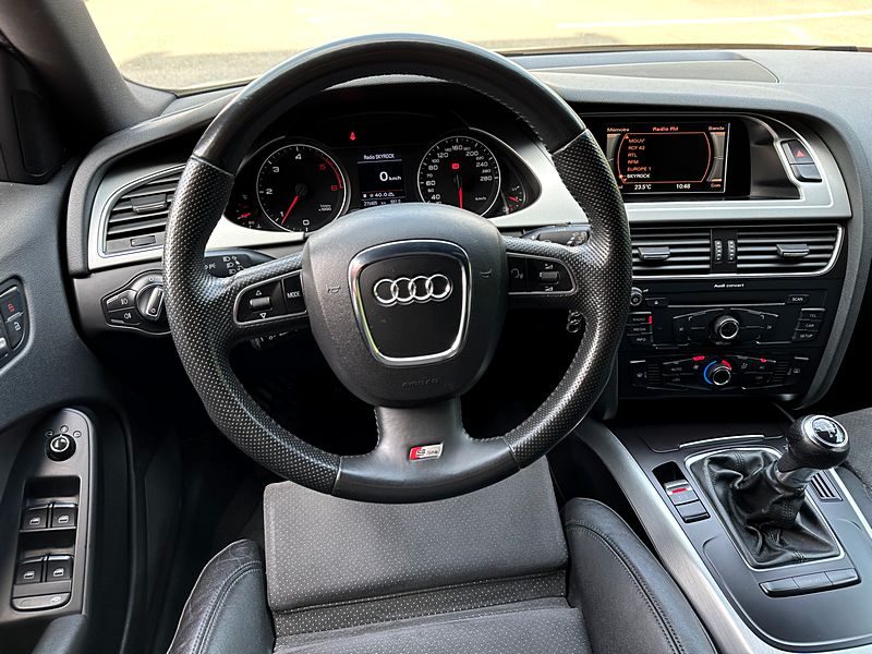 Audi A4 AVANT 2.0 TDI 143cv S Line