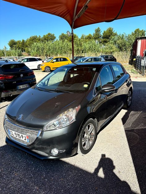 PEUGEOT 208 I 1.4 hdi 70cv très propre