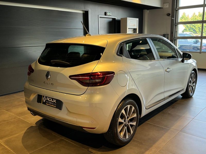 RENAULT CLIO 2021