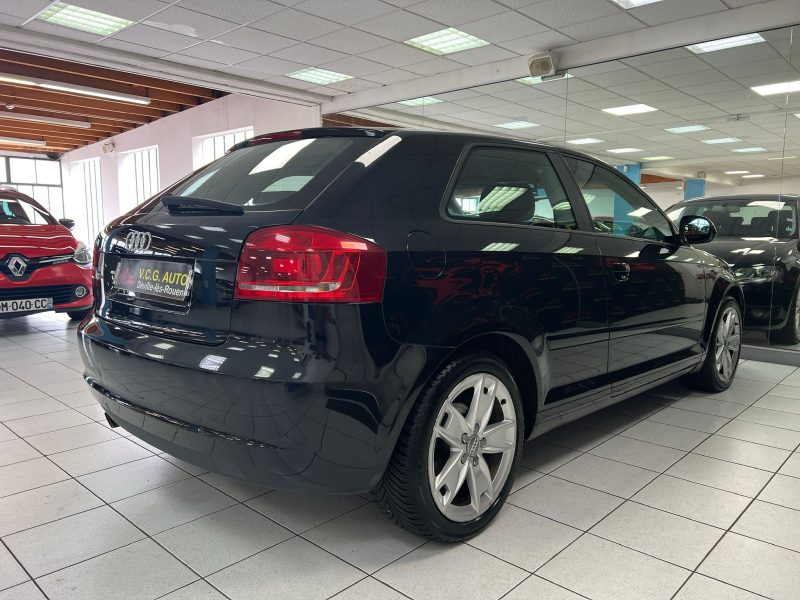 AUDI A3 1.6 TDI 105CH DPF AMBITION S TRONIC