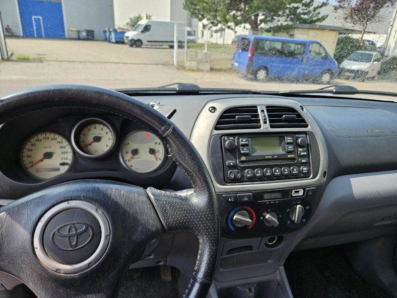 TOYOTA RAV4 2003