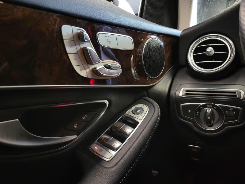 MERCEDES GLC Coupe 250 4-MATIC 9G-DCT 211cv LUXURY / SIEGES ELEC A MEMOIRES ET CHAUFFANTS / KEYLESS 