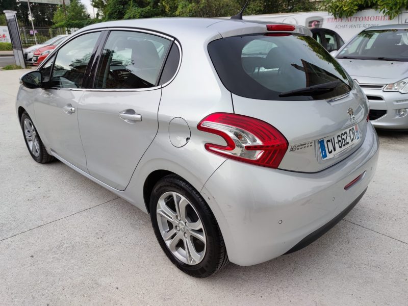 PEUGEOT 208 I 2013