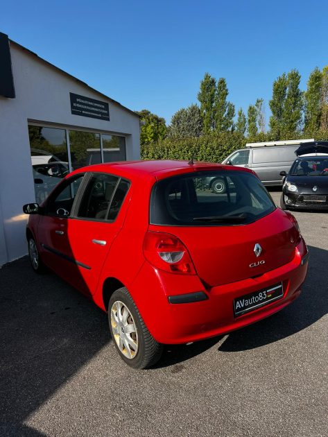 RENAULT  CLIO  2007 1.2 LEV  75CV / Distribution Neuve / CT OK / Révisée 