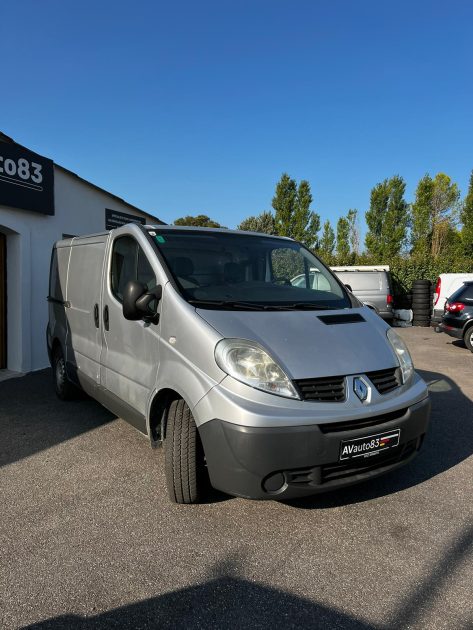 RENAULT TRAFIC L1H1 II 2010 2.0Dci / Moteur à chaine / CT OK 