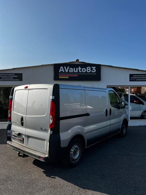 RENAULT TRAFIC L1H1 II 2010 2.0Dci / Moteur à chaine / CT OK 