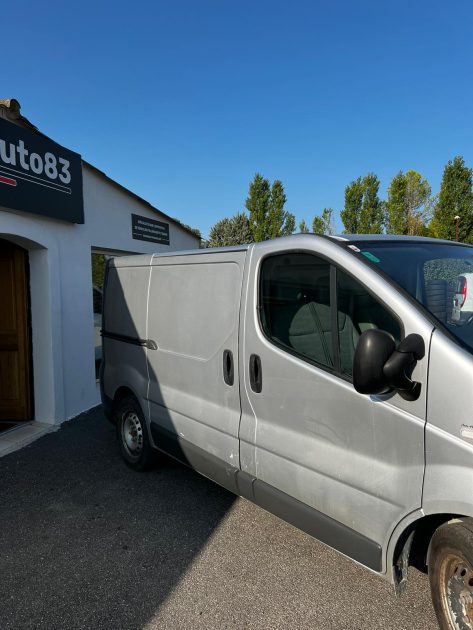 RENAULT TRAFIC L1H1 II 2010 2.0Dci / Moteur à chaine / CT OK 