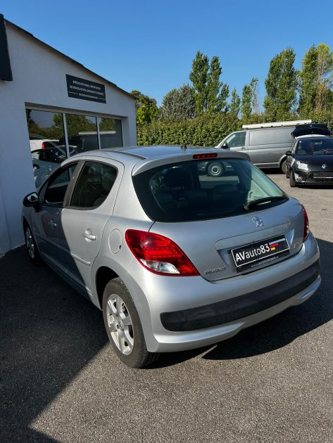 PEUGEOT 207 HUSKY 1.4 75 / Distribution OK / CT OK 