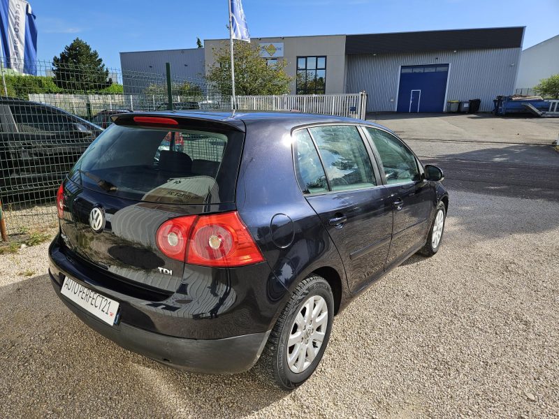 VOLKSWAGEN GOLF V 2005