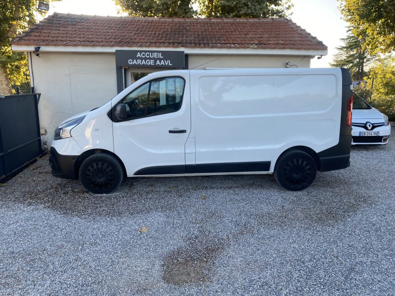 RENAULT TRAFIC III Camionnette 2016