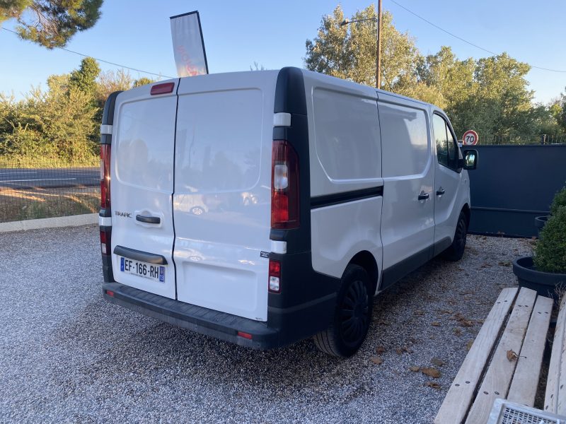 RENAULT TRAFIC III Camionnette 2016