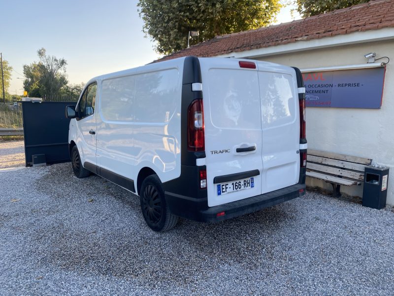 RENAULT TRAFIC III Camionnette 2016