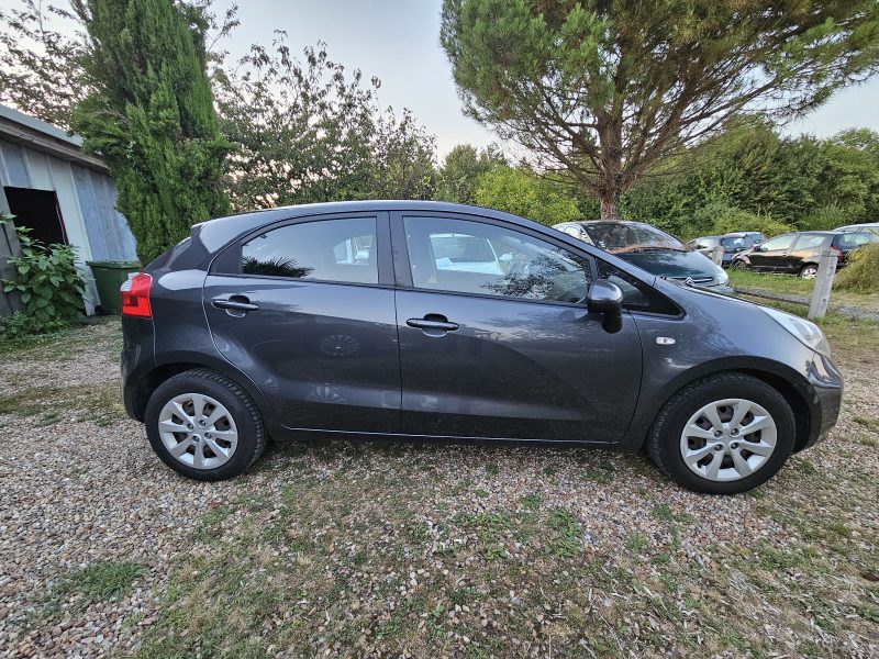 KIA RIO III 2013