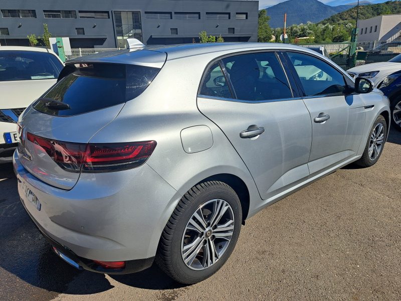 RENAULT MEGANE IV Berline bicorps trois ou cinq portes 2021