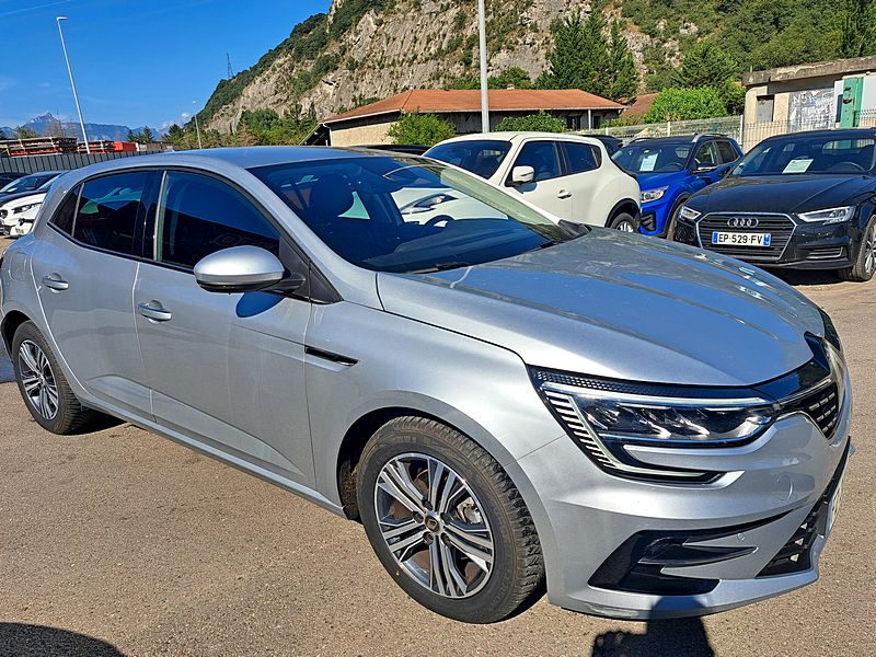 RENAULT MEGANE IV Berline bicorps trois ou cinq portes 2021