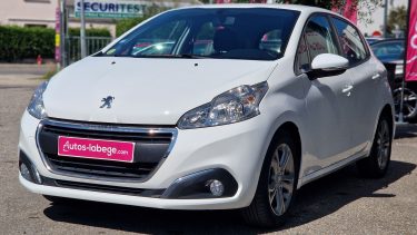 PEUGEOT 208 2018