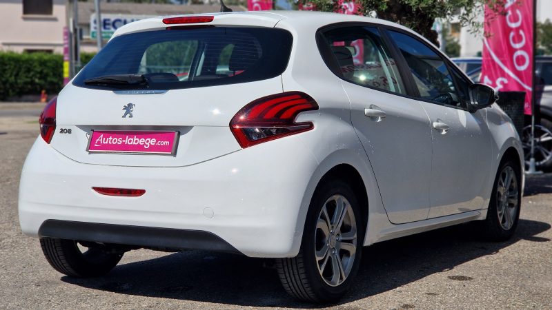 PEUGEOT 208 2018