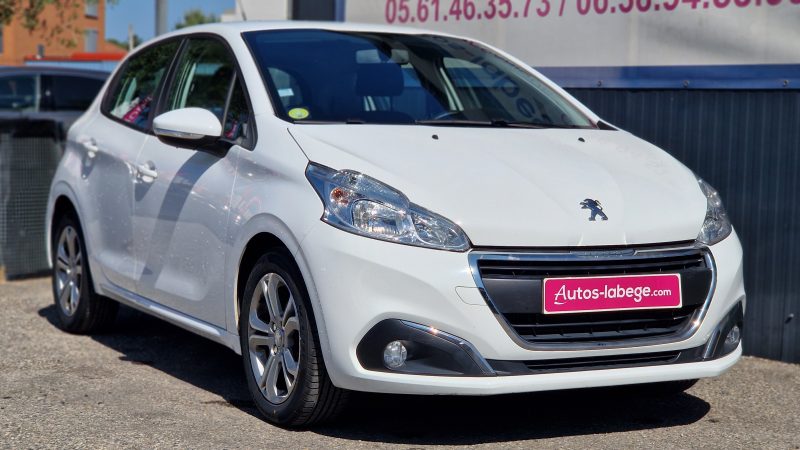 PEUGEOT 208 2018