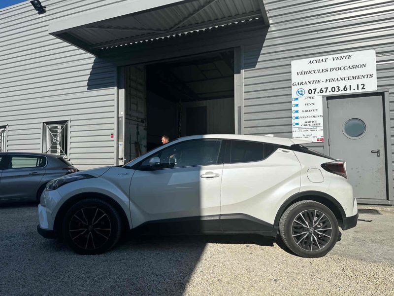 TOYOTA C-HR 2017