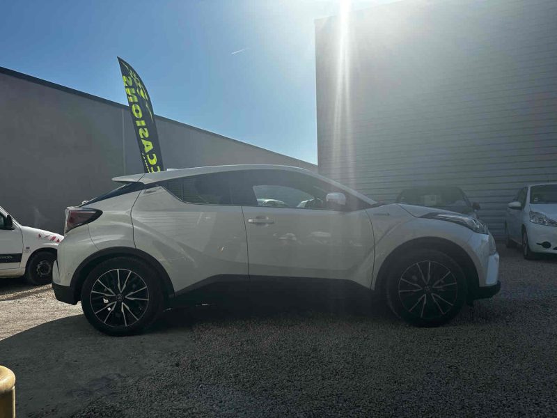 TOYOTA C-HR 2017