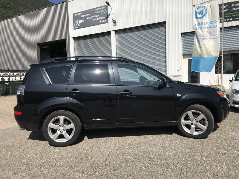 MITSUBISHI OUTLANDER II - 2.2 DI-D INSTYLE 4X4 BV6 16V 156cv 7PLACES - GARANTIE 6 MOIS