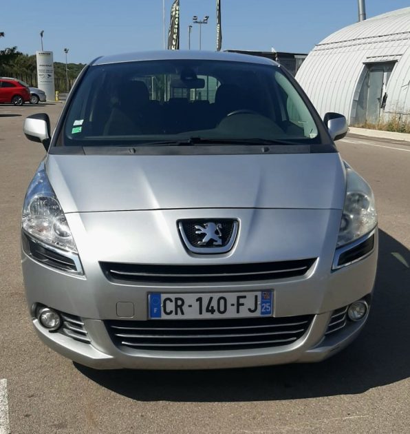 PEUGEOT 5008 2011