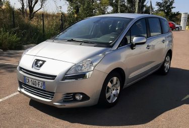 PEUGEOT 5008 2011