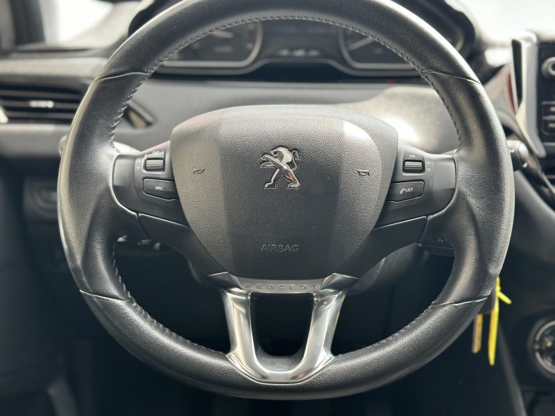 PEUGEOT 208 I 2015