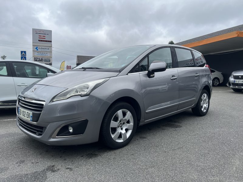 PEUGEOT 5008 2016