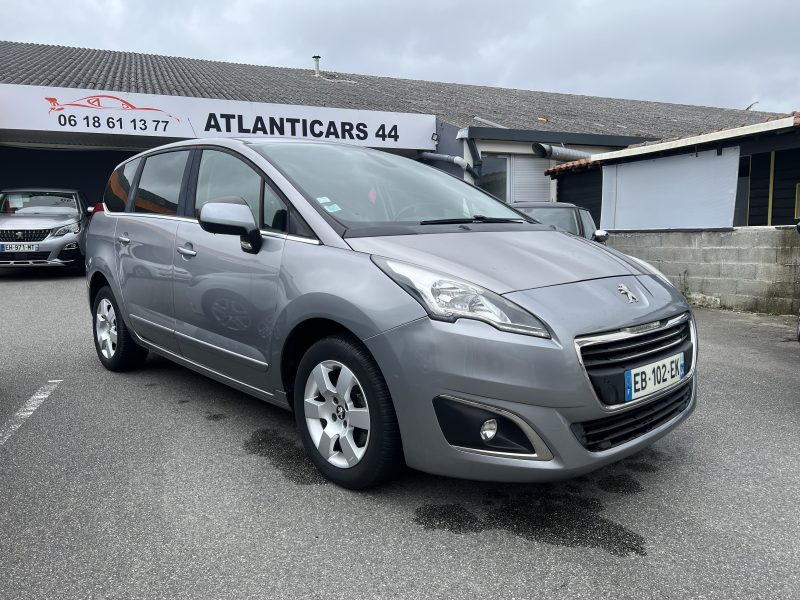 PEUGEOT 5008 2016