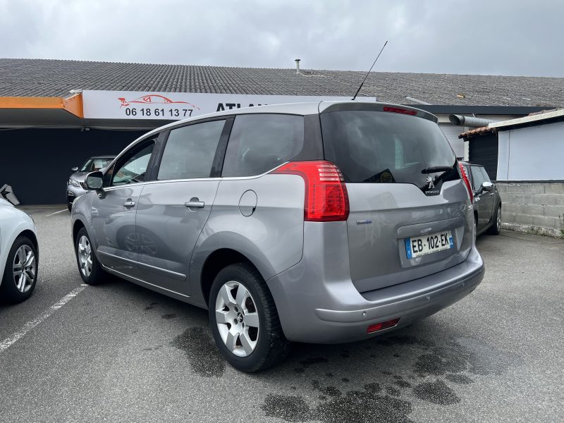 PEUGEOT 5008 2016