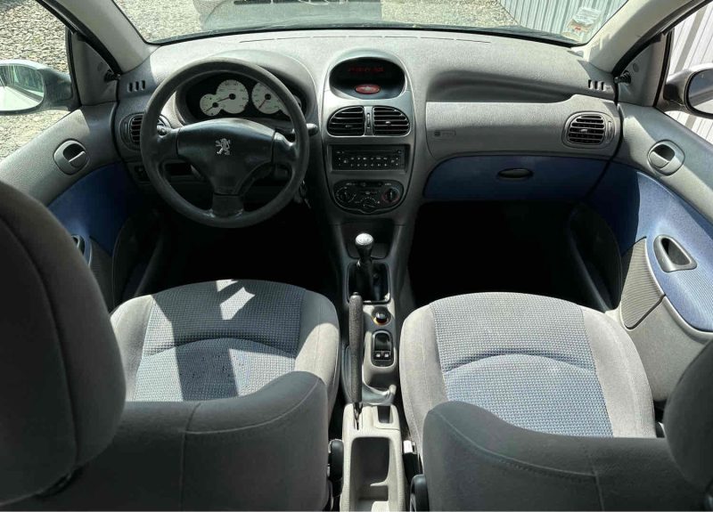 PEUGEOT 206  2002