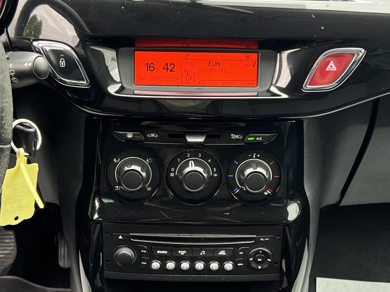 CITROEN C3 II 1.4 VTI 95 CLIMATISATION BLUETOOTH REGULATEUR LIMITEUR CRIT AIR 1 - GARANTIE 1 AN