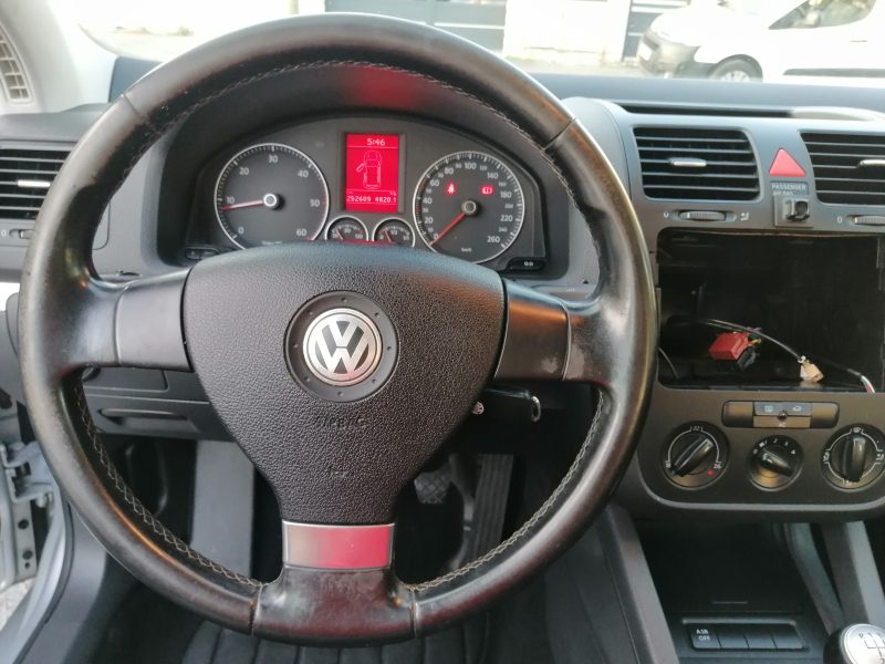 VOLKSWAGEN GOLF V 2008