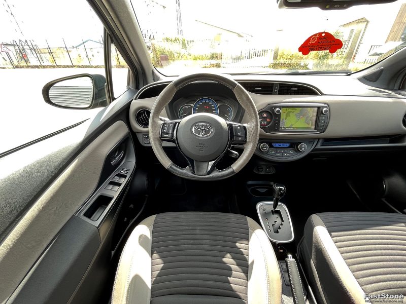 TOYOTA YARIS 2016