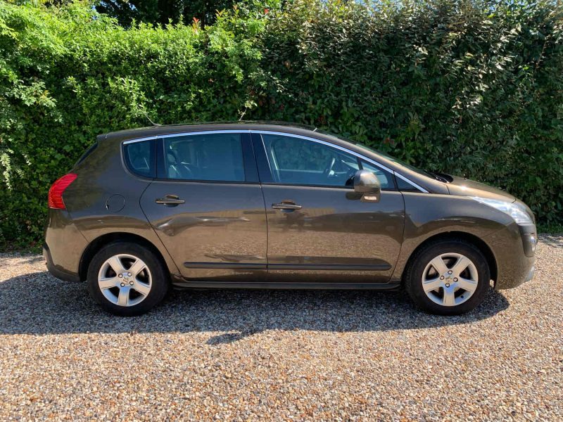 PEUGEOT 3008 Monospace 2011 2.0 HDi 150cv