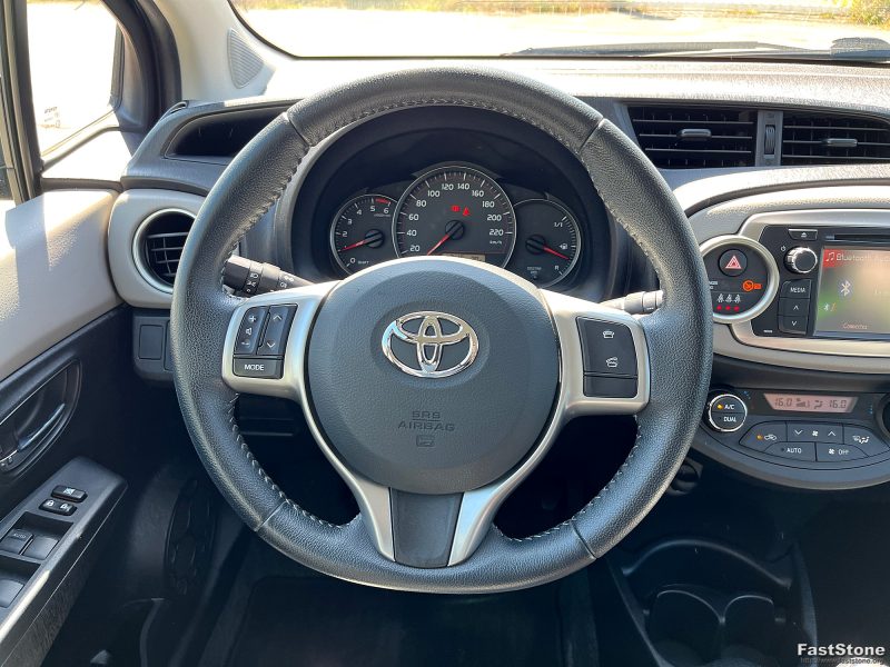 TOYOTA YARIS 2012