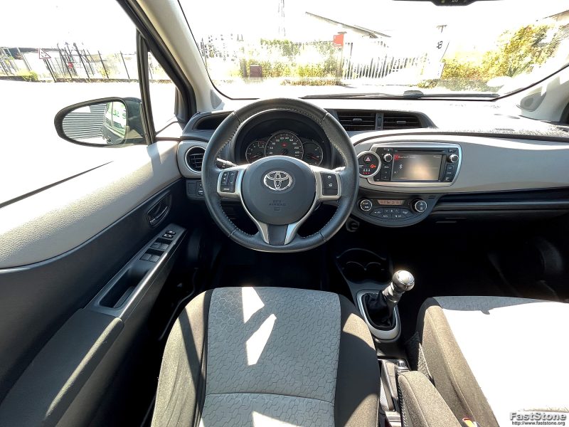 TOYOTA YARIS 2012