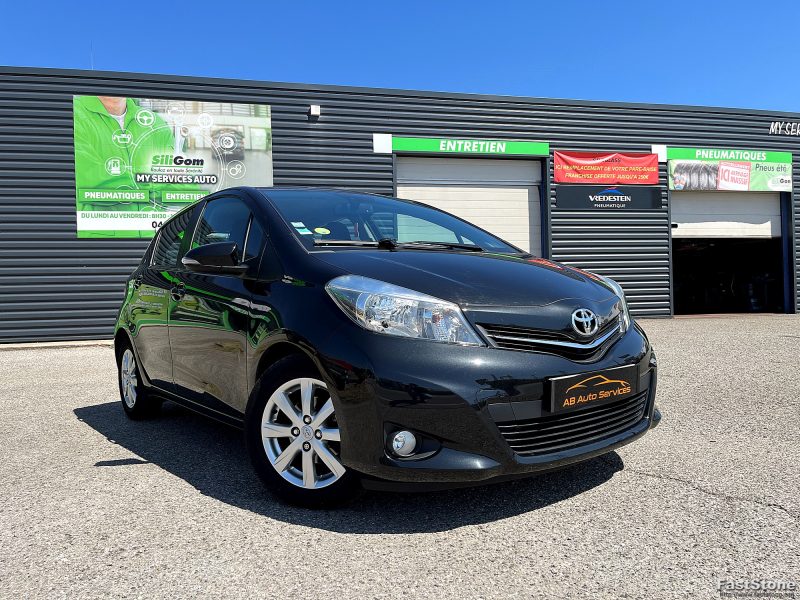 TOYOTA YARIS 2012