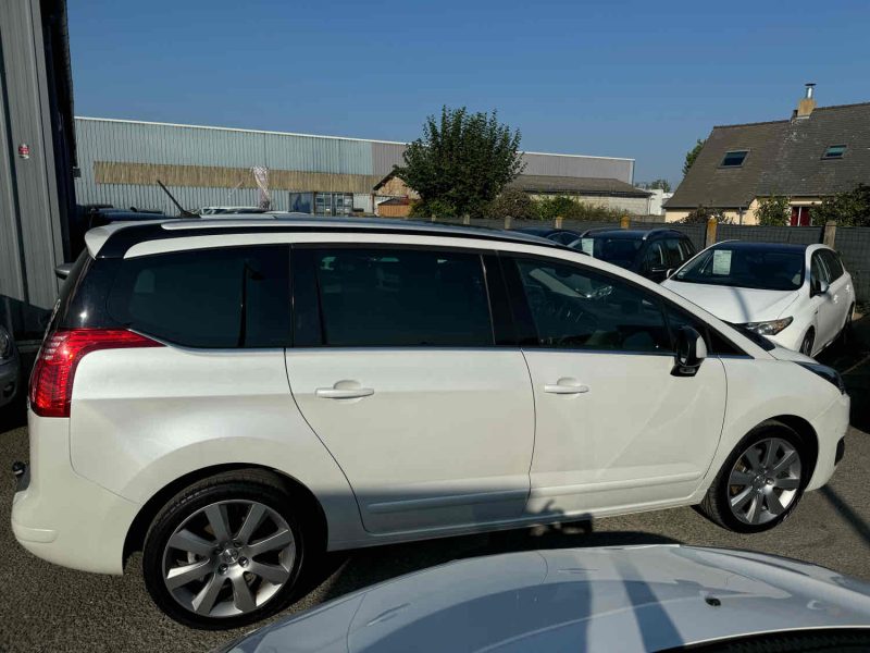 PEUGEOT 5008 2.0 HDI 150  2016