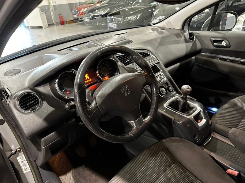 PEUGEOT 5008 1.6 HDi 110cv