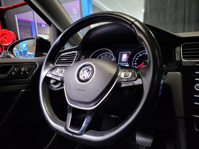 VOLKSWAGEN GOLF VII 1.4 TSI 125cv CARAT / CARPLAY+CAMERA DE RECUL+2EME MAIN+ENTRETIEN COMPLET VOLKSW