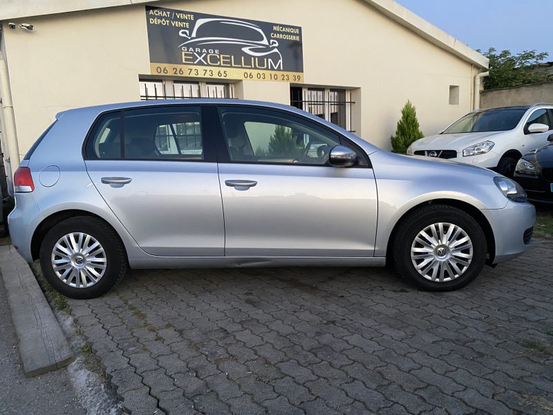 VOLKSWAGEN GOLF 2010