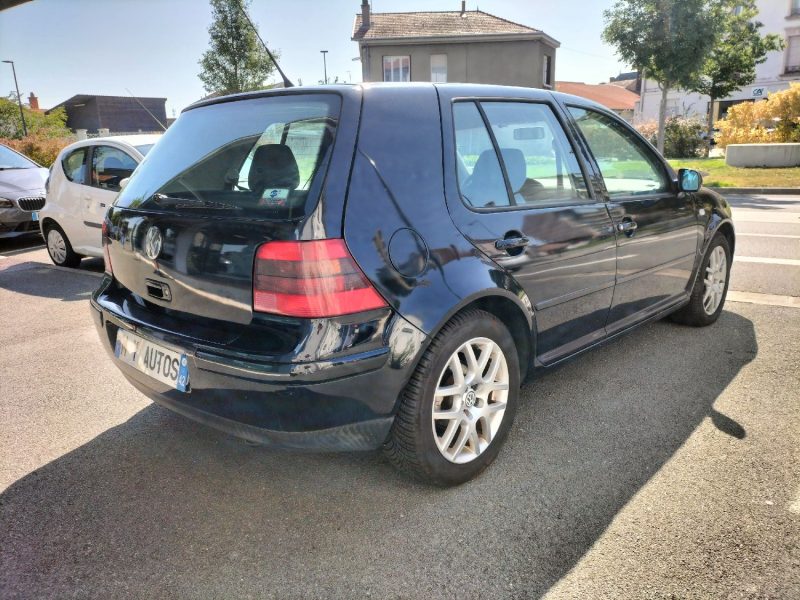 VOLKSWAGEN GOLF IV  2 EME MAIN