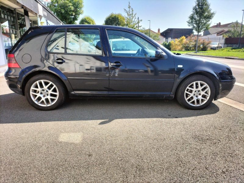 VOLKSWAGEN GOLF IV  2 EME MAIN