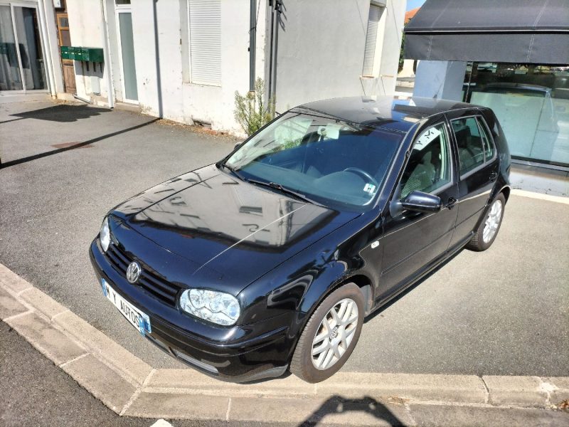 VOLKSWAGEN GOLF IV  2 EME MAIN